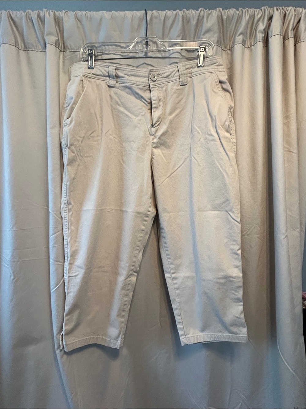 Woman’s Casual Khaki Capris - Light Beige